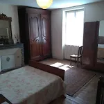 Couette-café Oustal Laval *