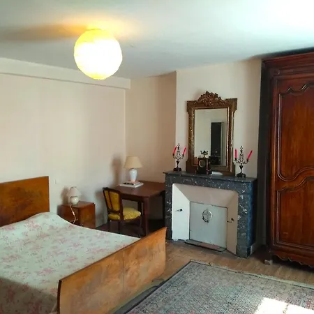 Oustal Laval Couette-café Souillac