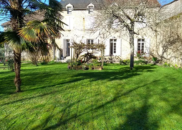 Oustal Laval Couette-café *